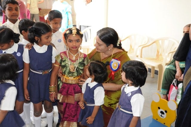 World Voice: Akka – A Visionary Who Won the Hearts of Little Ones #WorldDayAgainstChildLabour